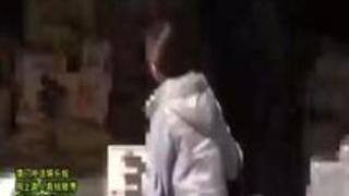買い物帰りにナンパされて車内に連れ込まれた素人の奥さんがちんこを咥えて濃厚精子をぶっかけられ悶絶無料の日本の猫の性交